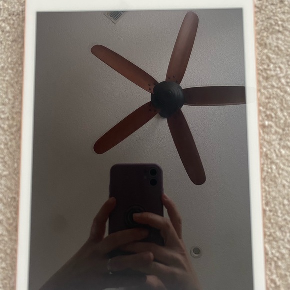 iPad 7 - Picture 3 of 7